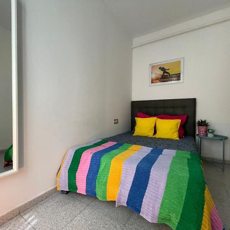 Plaza Universidad Rooms Barcelona Bagian luar foto