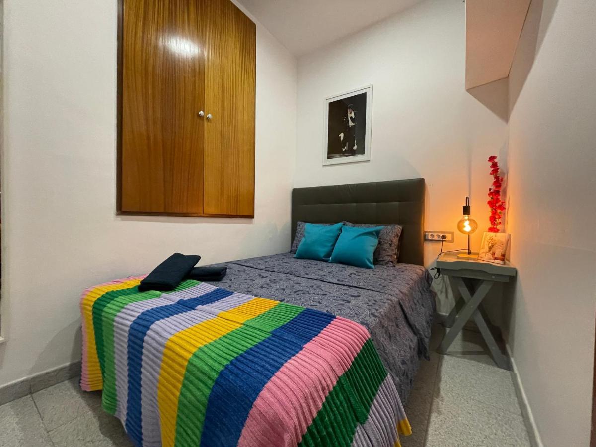 Plaza Universidad Rooms Barcelona Bagian luar foto