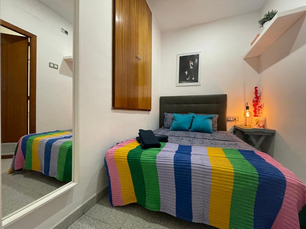 Plaza Universidad Rooms Barcelona Bagian luar foto