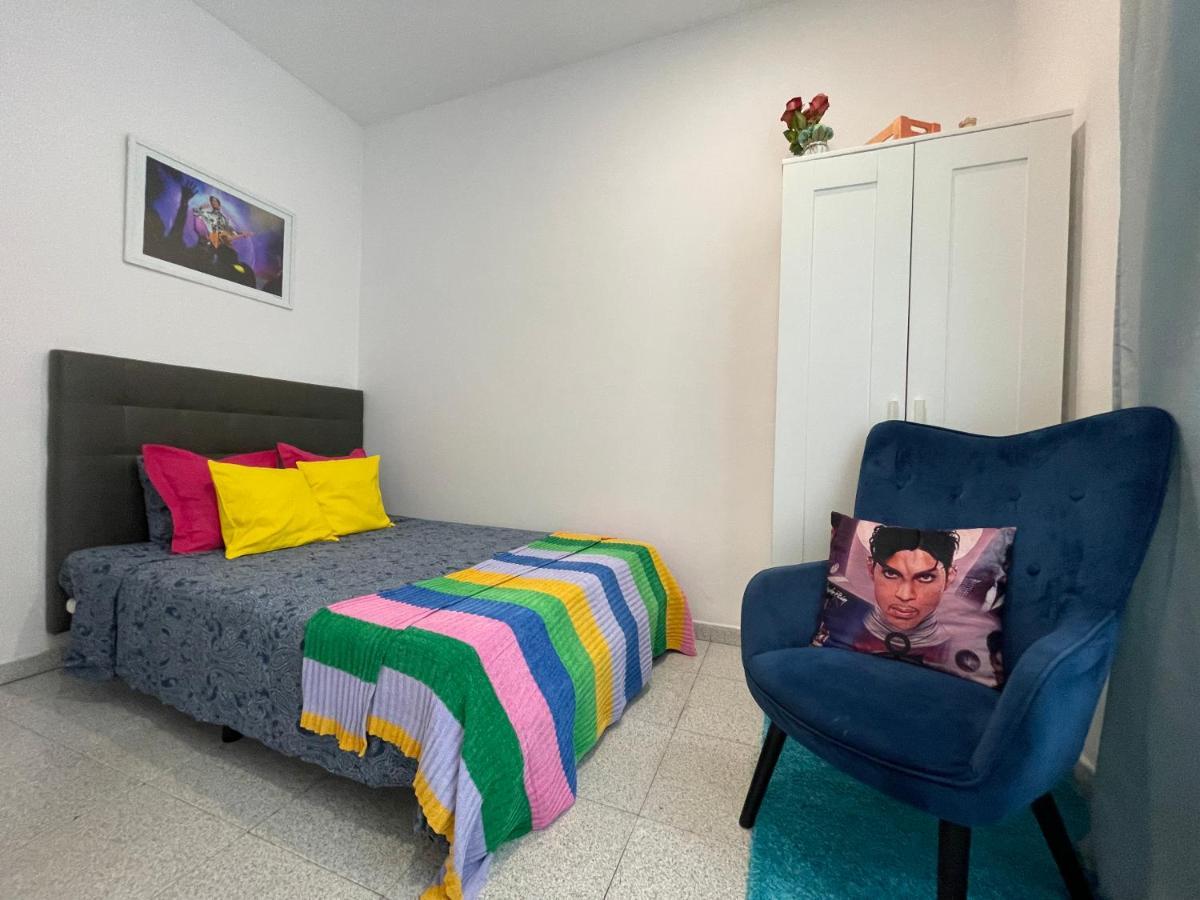 Plaza Universidad Rooms Barcelona Bagian luar foto