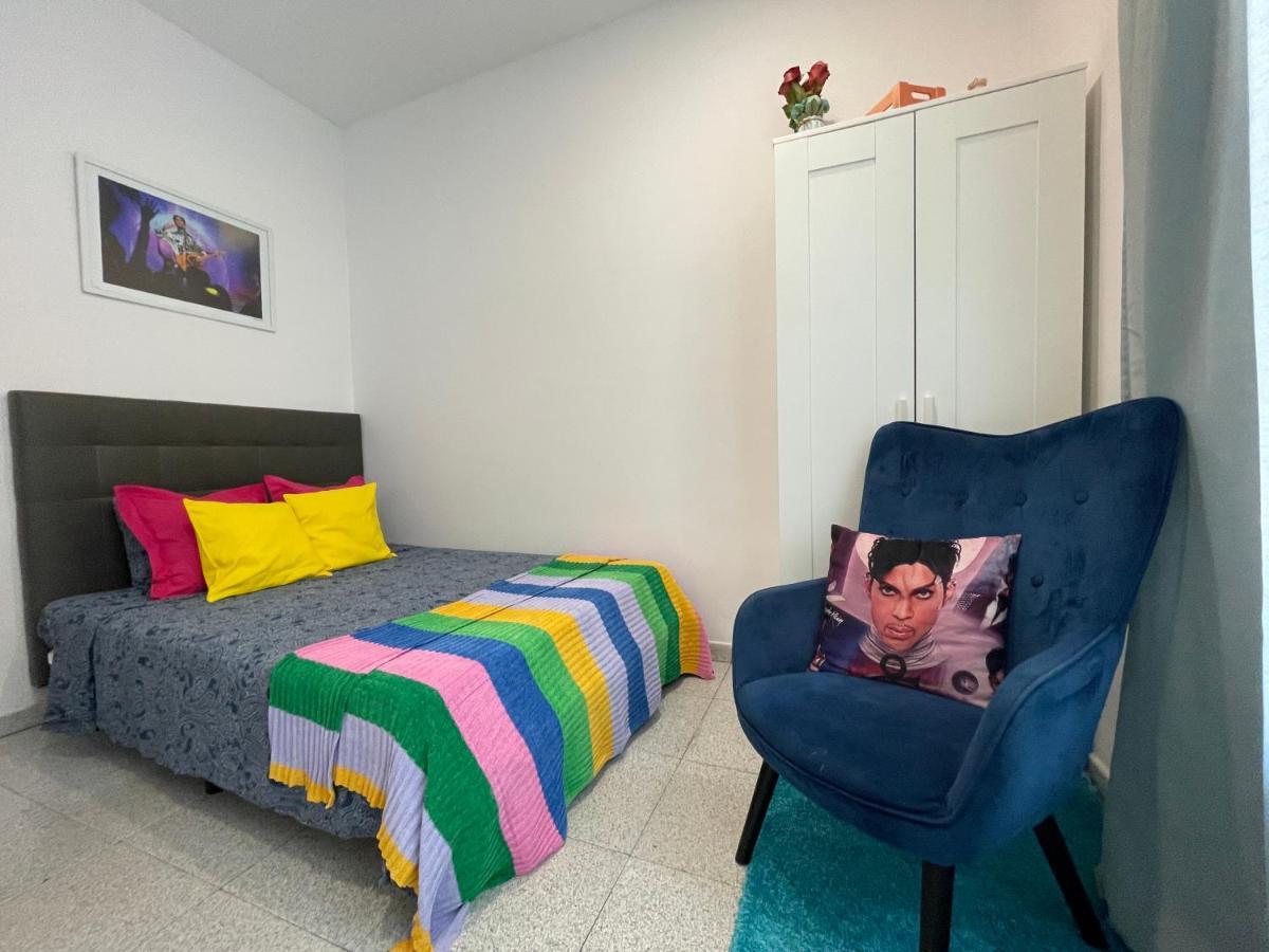 Plaza Universidad Rooms Barcelona Bagian luar foto