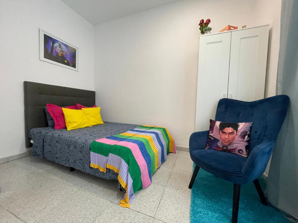 Plaza Universidad Rooms Barcelona Bagian luar foto