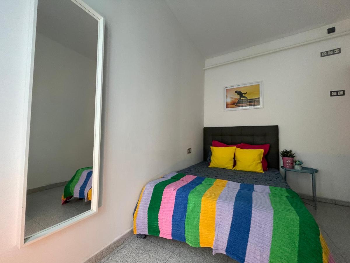 Plaza Universidad Rooms Barcelona Bagian luar foto
