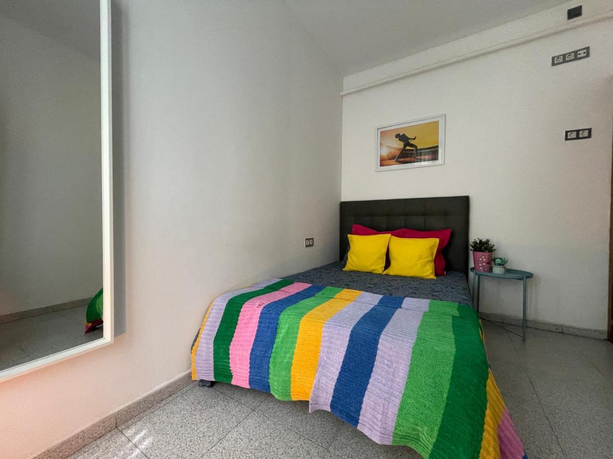 Plaza Universidad Rooms Barcelona Bagian luar foto