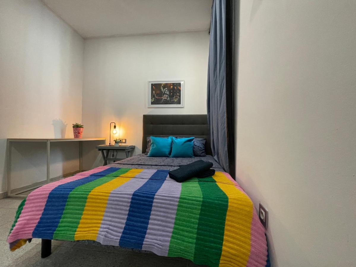 Plaza Universidad Rooms Barcelona Bagian luar foto
