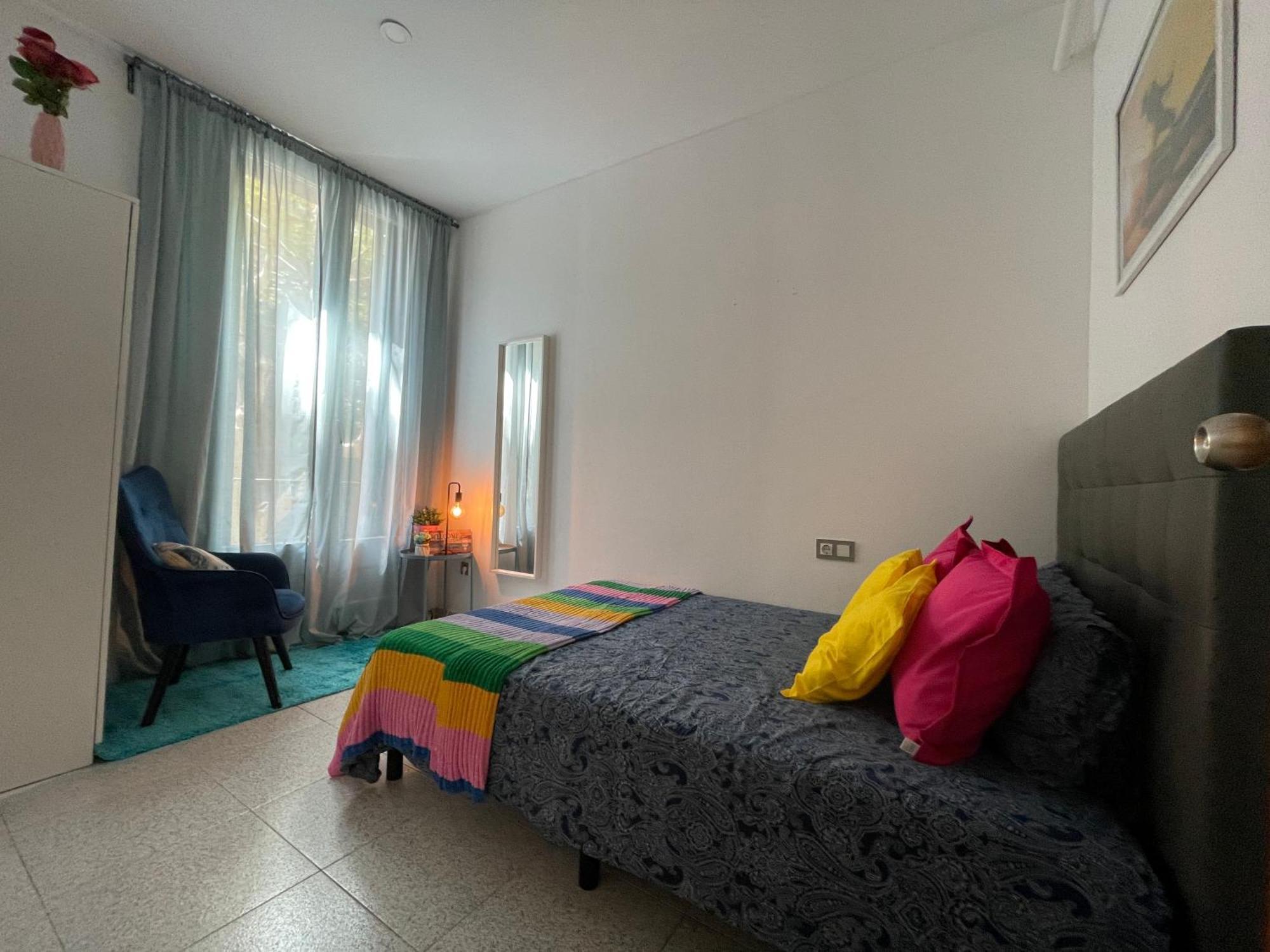 Plaza Universidad Rooms Barcelona Bagian luar foto